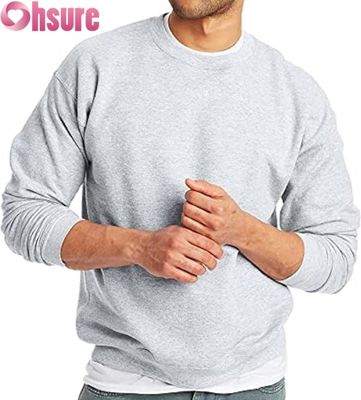Ein einfaches Crew-Neck-Sweatshirt für Männer. Ein einfaches Pullover aus Fleece.