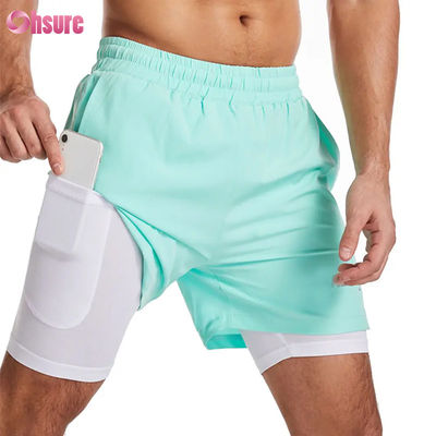 Individuelles Logo-Design Polyester 2-in-1-Gymnastikshorts Fitness-Workout-Kleidung Herren Standard-Logo Einfarbige kurze Badehose Innenfutter Fitness-Shorts