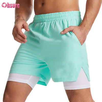 Individuelles Logo-Design Polyester 2-in-1-Gymnastikshorts Fitness-Workout-Kleidung Herren Standard-Logo Einfarbige kurze Badehose Innenfutter Fitness-Shorts