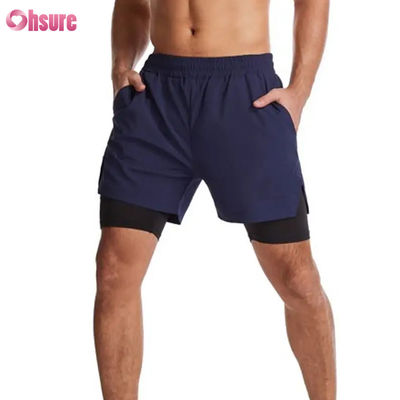 Individuelles Logo-Design Polyester 2-in-1-Gymnastikshorts Fitness-Workout-Kleidung Herren Standard-Logo Einfarbige kurze Badehose Innenfutter Fitness-Shorts