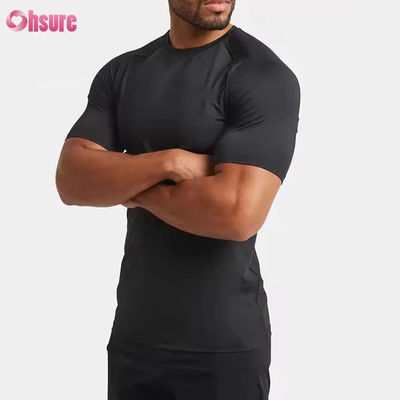 Benutzerdefiniertes, leichtes, schlankes Raglan-Ärmel-T-Shirt aus Polyester-Spandex, schnell trocknendes Muskel-Trainingsoberteil für Herren