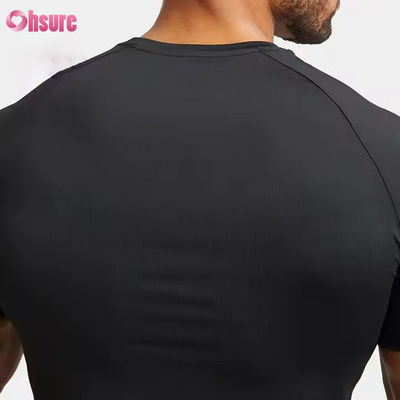 Benutzerdefiniertes, leichtes, schlankes Raglan-Ärmel-T-Shirt aus Polyester-Spandex, schnell trocknendes Muskel-Trainingsoberteil für Herren
