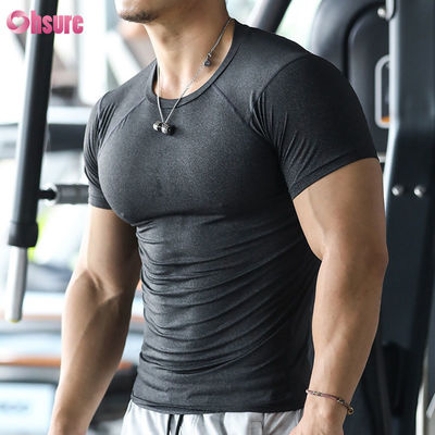 Herren Sportbekleidung Top Sport Schnelltrocknend Eng Anliegend Athletisch Bodybuilding Polyester T-Shirt Herren Fitness Shirt Gym Shirt für Männer