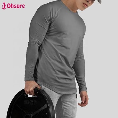 Großhandel Sportliche Body Shaper Slim Fit Männer T-Shirt Tops Langärme Scoop Hem Training Bodybuilding Fitness Shirts Blank Casual